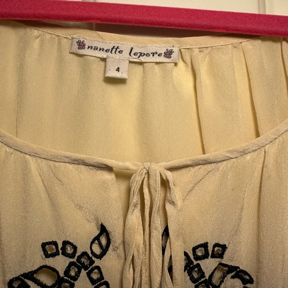 Nanette Lepore size 4 cream blouse - Picture 5 of 5